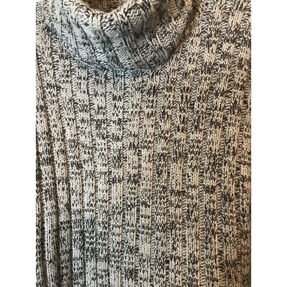 Urban Outfitters Women's Gray Black Ribbed Knit Pullover Turtleneck Sweater Med - Picture 5 of 7